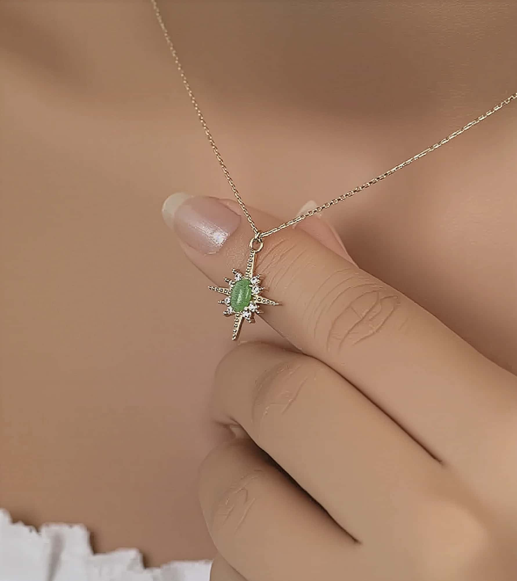 Yeşim Taşlı Yıldız Kolye görseli 4