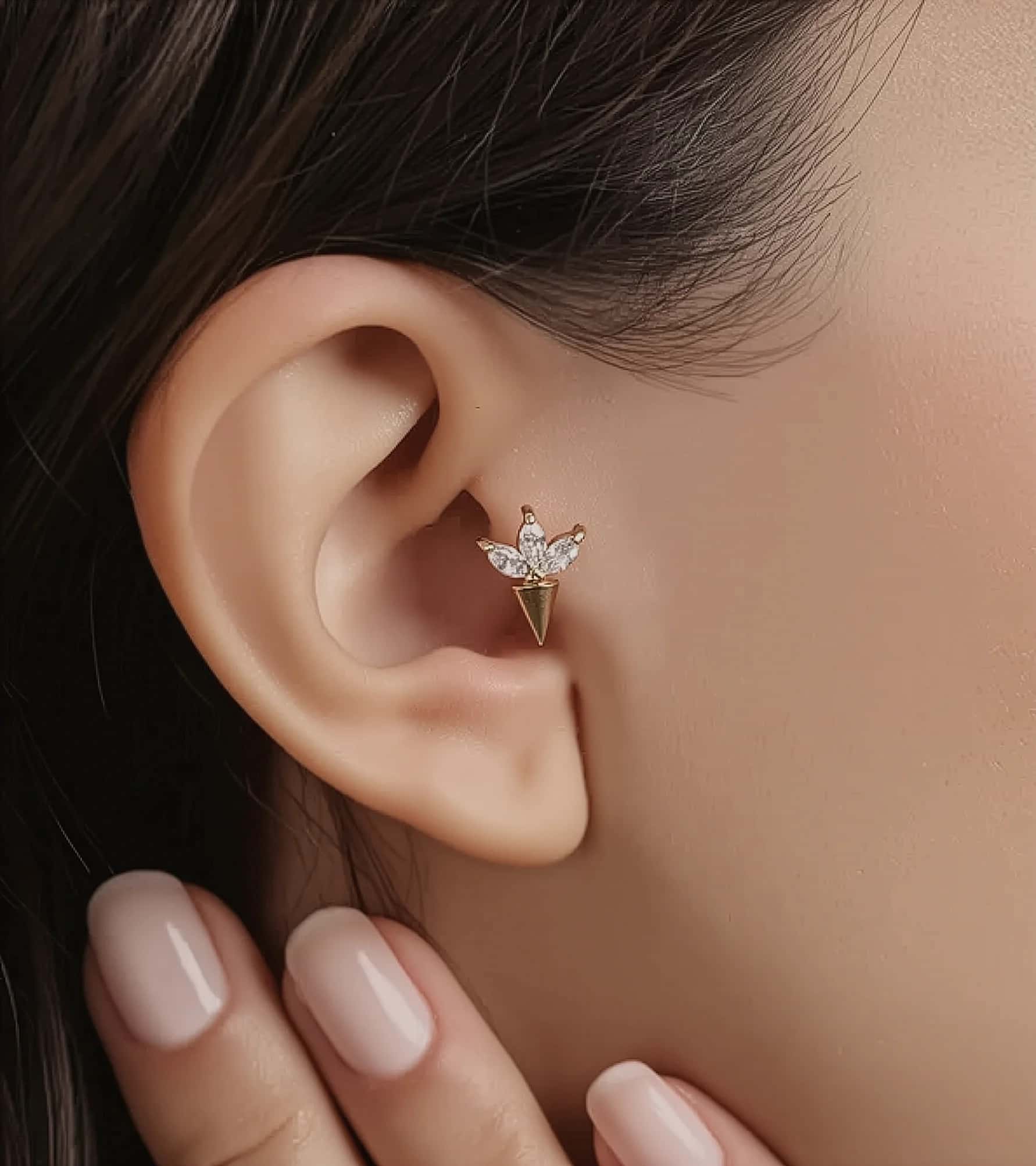 Lotuslu Koni Piercing (Tragus) görseli 2