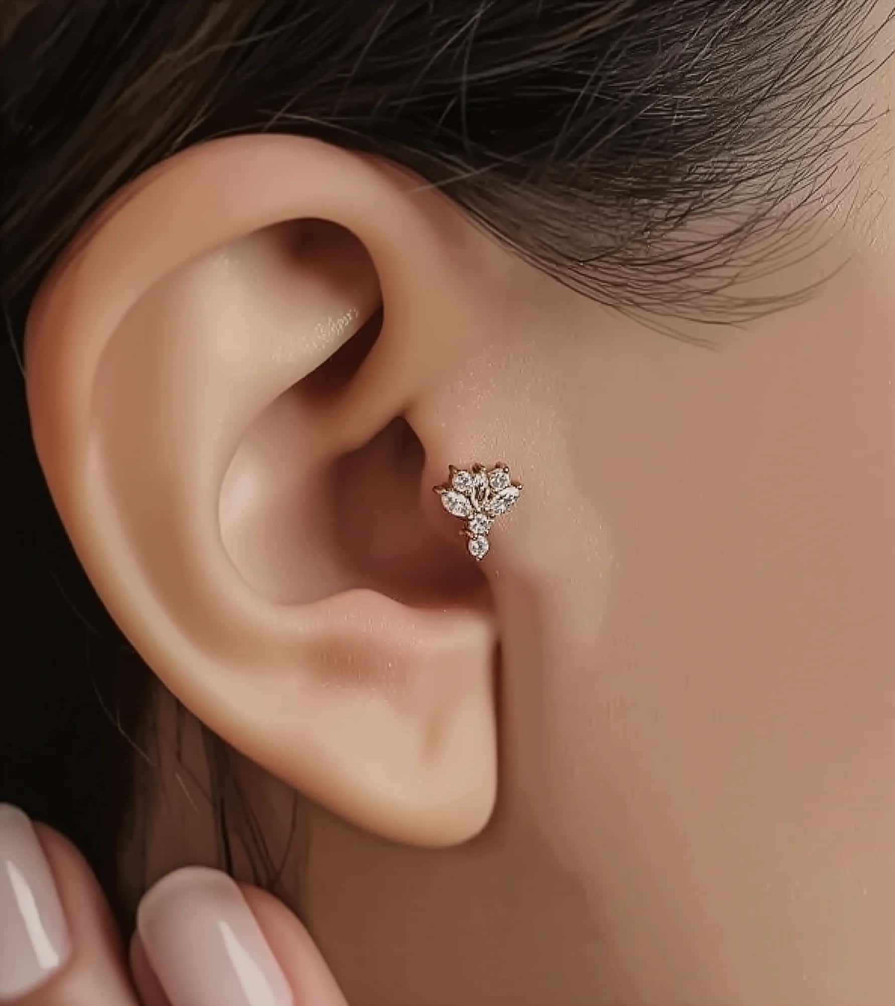 Buket Piercing (Tragus) görseli 2