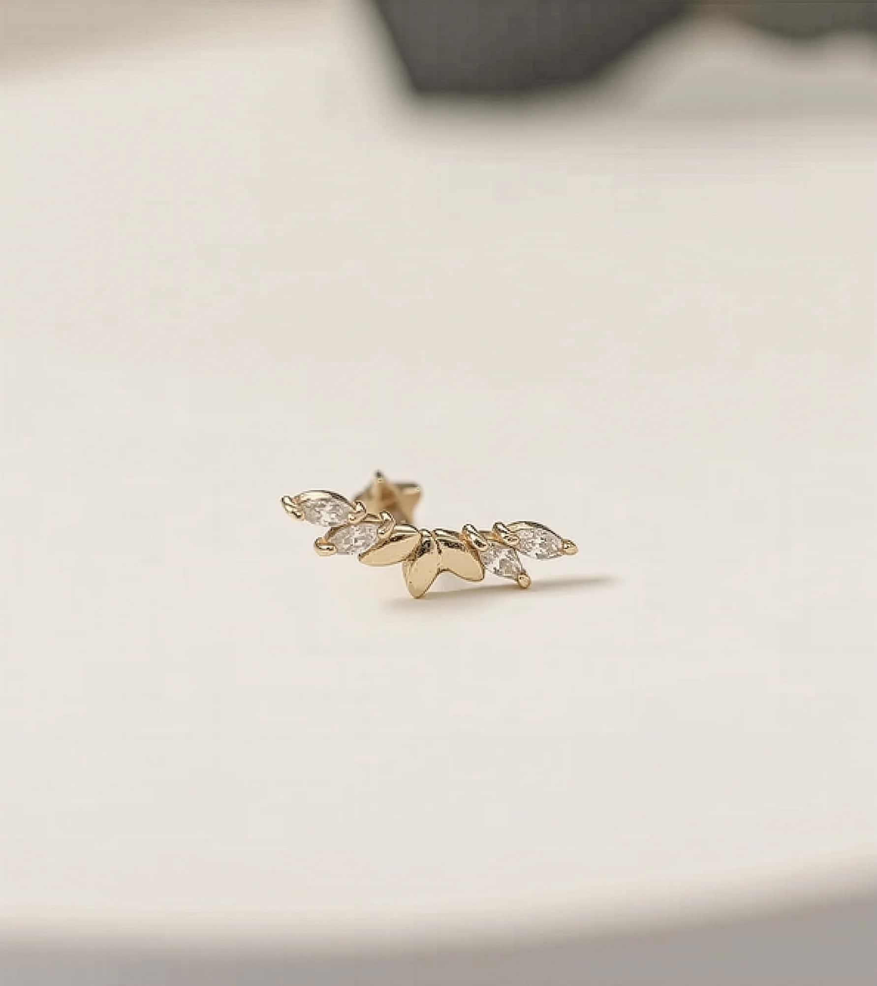 Lotuslu Markiz Piercing (Tragus) görseli 3