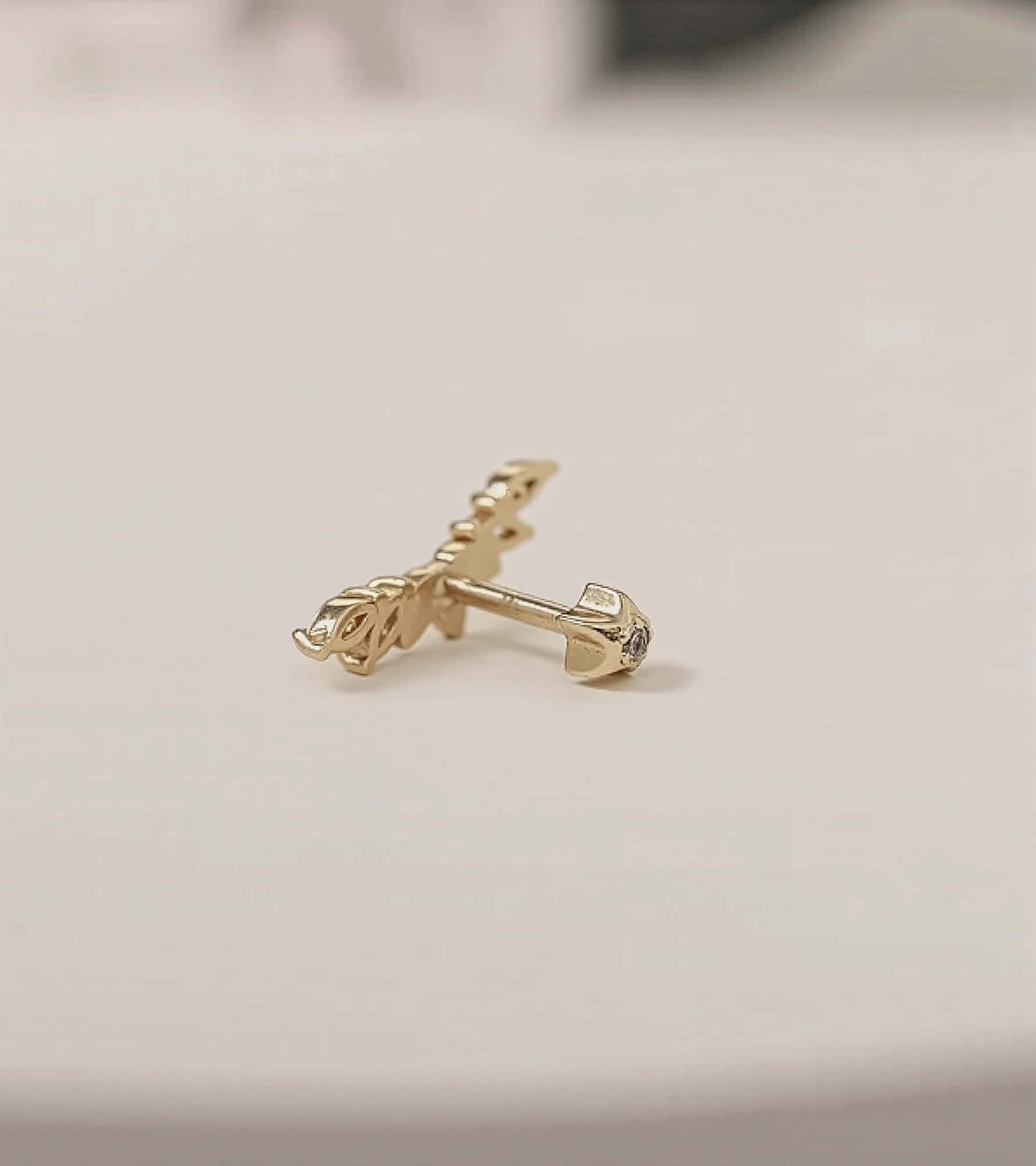 Lotuslu Markiz Piercing (Tragus) görseli 4