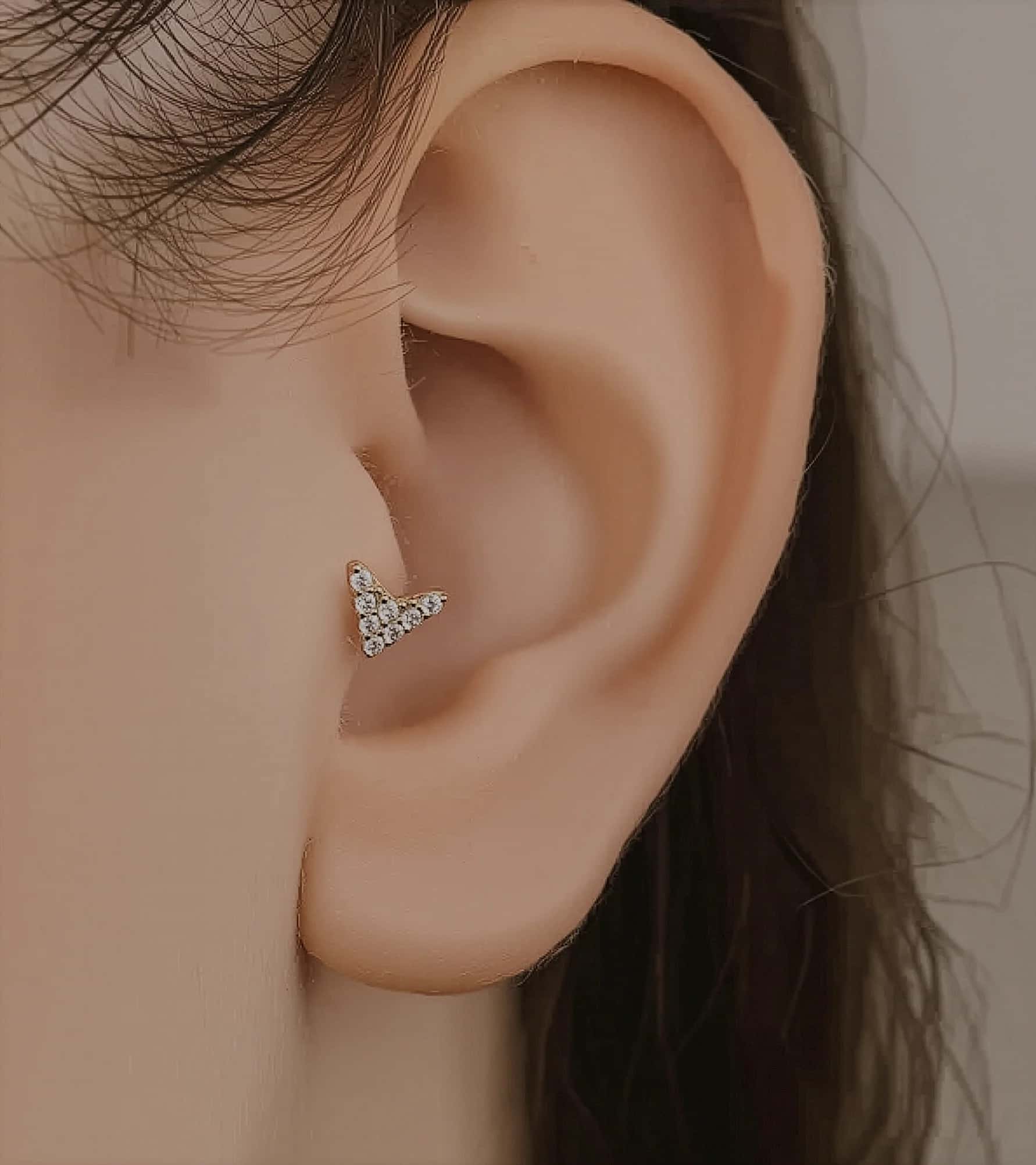 Taşlı V Piercing (Tragus) görseli 1