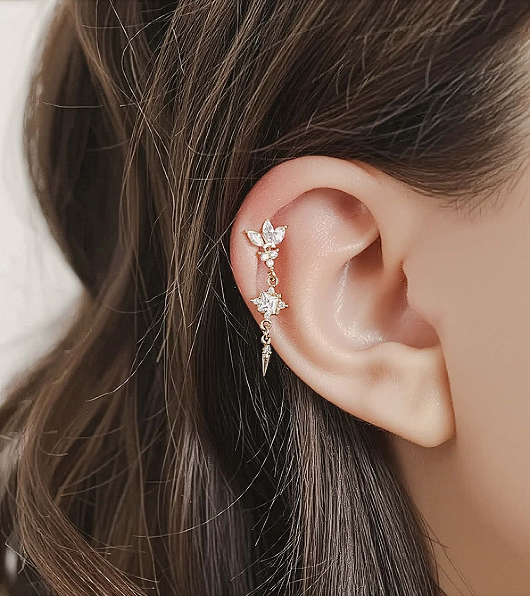 Lotuslu Tasarım Piercing (Tragus) görseli 2