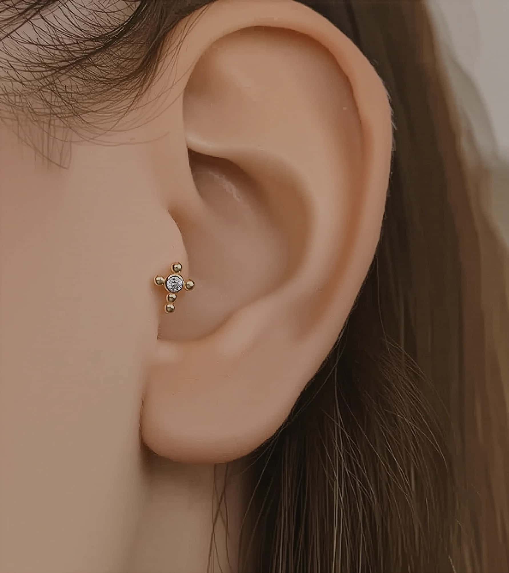 Top Top Taşlı Piercing (Tragus) görseli 1