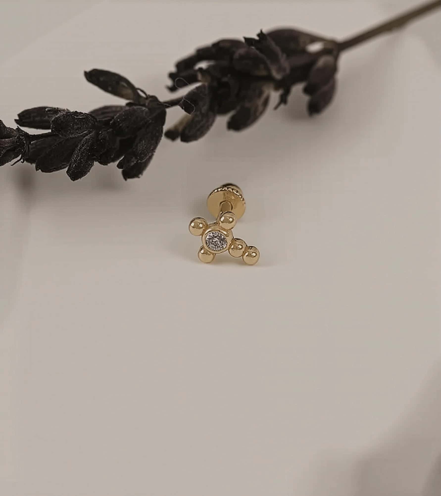 Top Top Taşlı Piercing (Tragus) görseli 2