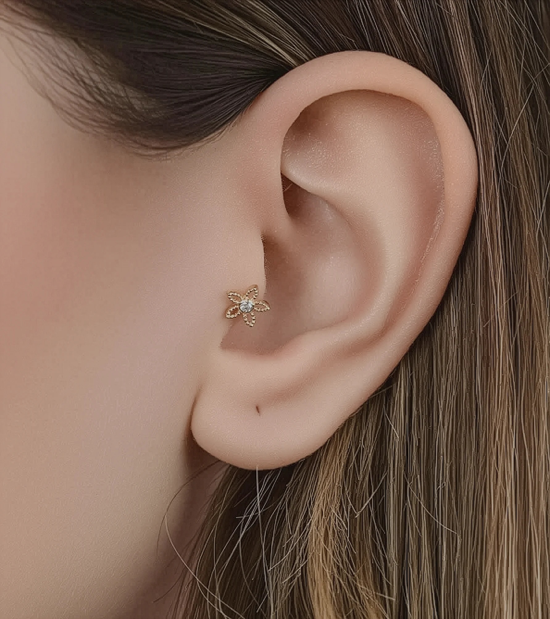 Tektaşlı Papatya Piercing ürün görseli